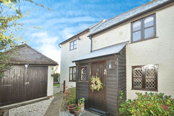 3 Bedroom Cottage For Sale In Runsell Green, Danbury, Chelmsford, CM3