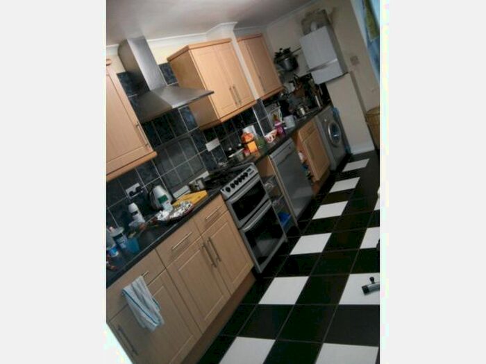 4 Bedroom Terraced House To Rent In Claude Road, Leyton, E10