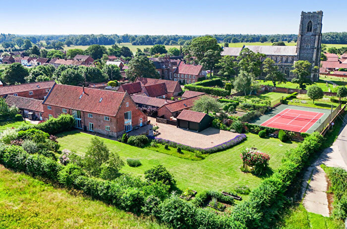 4 Bedroom Barn Conversion For Sale In Worstead, North Walsham, Norfolk, NR28