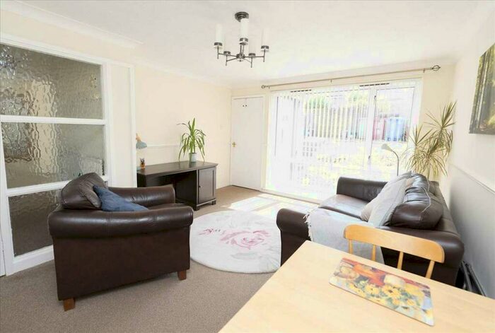 2 Bedroom Apartment To Rent In Turret Drive, FK2
