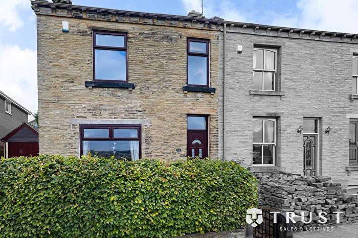 3 Bedroom Semi-detached House For Sale In Forge Lane, Liversedge, WF15