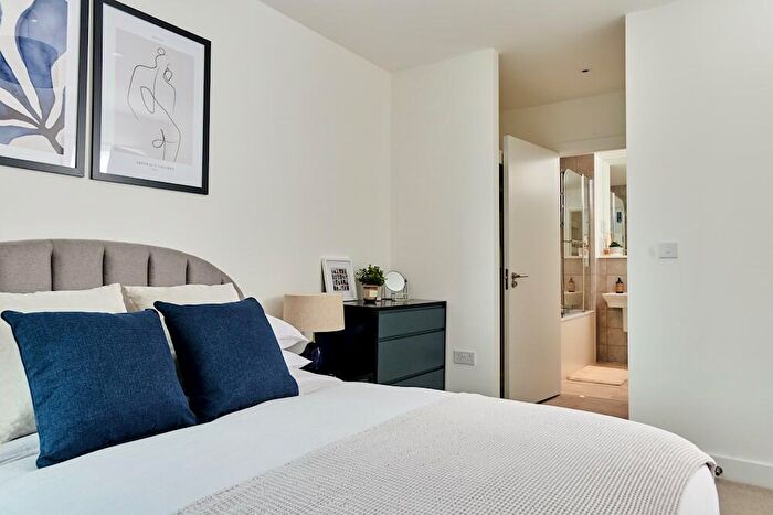 2 Bedroom Apartment To Rent In Apo - Barking Wharf, IG11