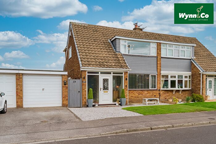 3 Bedroom Semi Detached House For Sale In Ravensmead, Featherstone, Pontefract, WF7