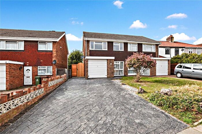 3 Bedroom House To Rent In Alers Road, Bexleyheath, DA6