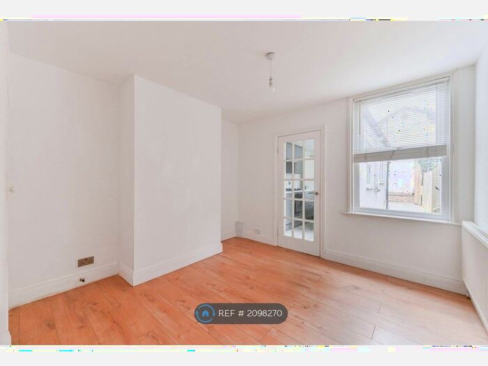 2 Bedroom Terraced House To Rent In Cliffe Road, South Croydon, CR2