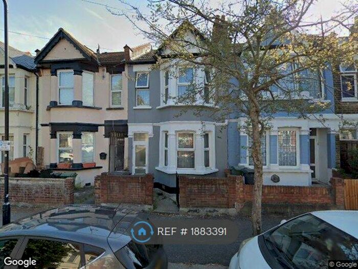 1 Bedroom Flat To Rent In Borwick Avenue, London, E17