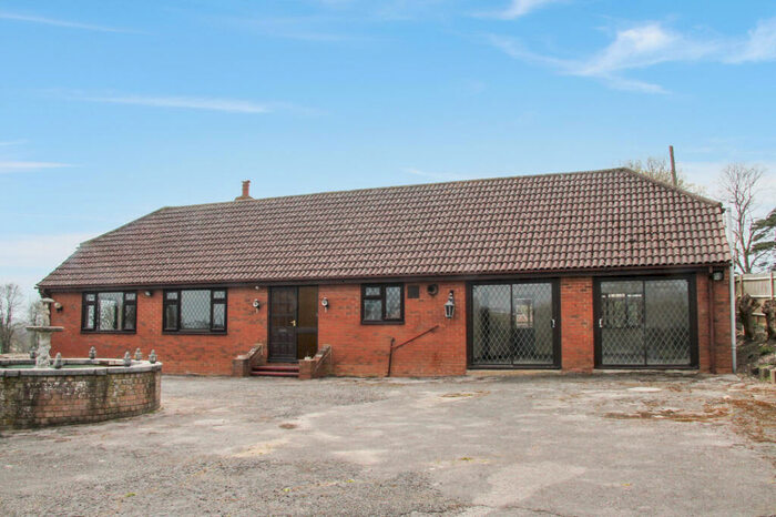 3 Bedroom Detached Bungalow To Rent In Curdridge, Hampshire, SO32