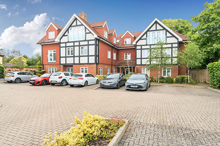 2 Bedroom Apartment To Rent In Shoppenhangers Road, Maidenhead, SL6