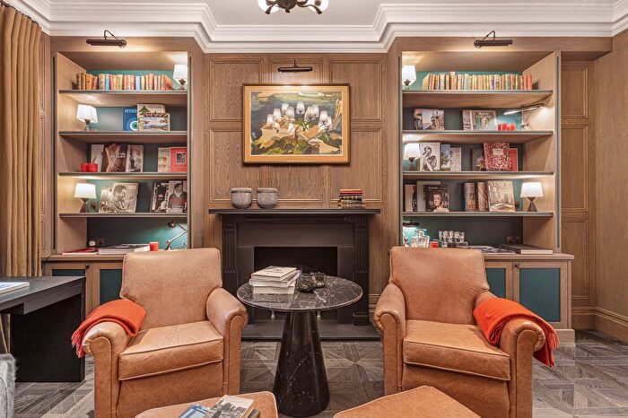 3 Bedroom Flat To Rent In Cadogan Place, London, SW1X