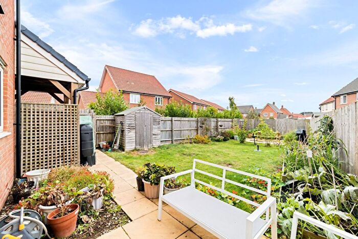 3 Bedroom Semi-Detached House For Sale In Wheatsheaf Square, Whitfield, Dover, CT16