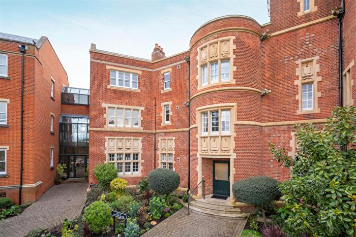 2 Bedroom Apartment For Sale In Meryton House, Windsor, SL4