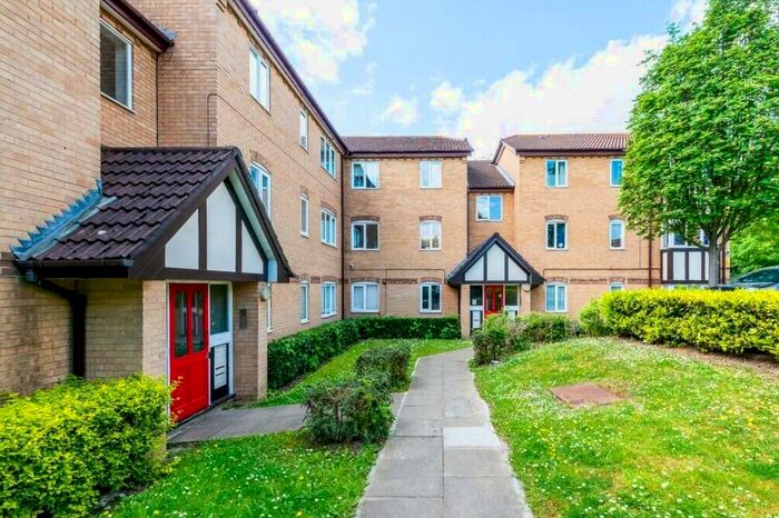 1 Bedroom Flat To Rent In Britton Close Catford, SE6