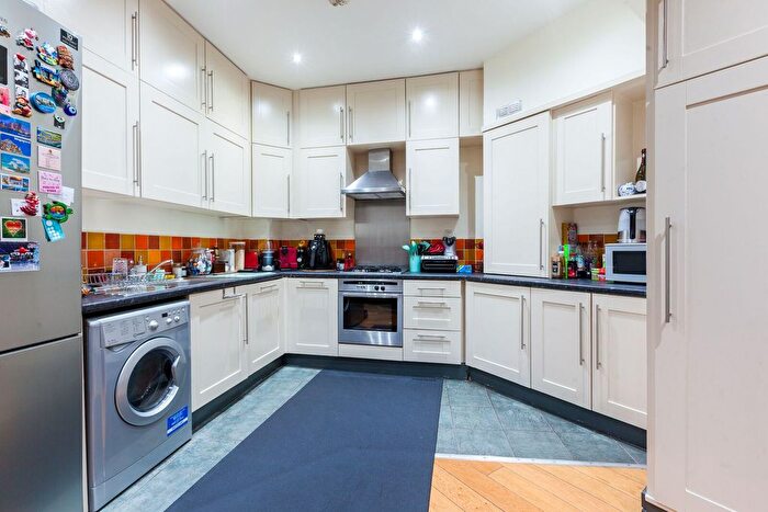 2 Bedroom Flat To Rent In Commercial Street, Spitalfields, London, E1