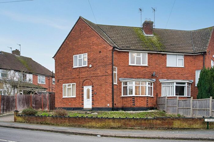 3 Bedroom Semi Detached House To Rent In Tudor Drive, Oadby, Leicester, LE2