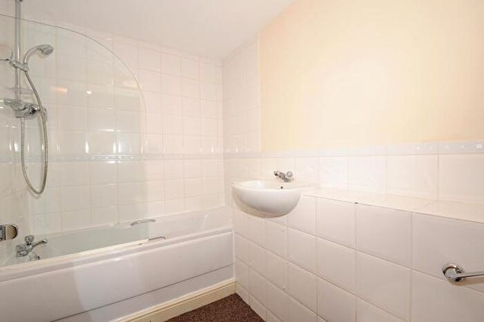 2 Bedroom Detached House To Rent In Kelvin Gate, Bracknell, RG12