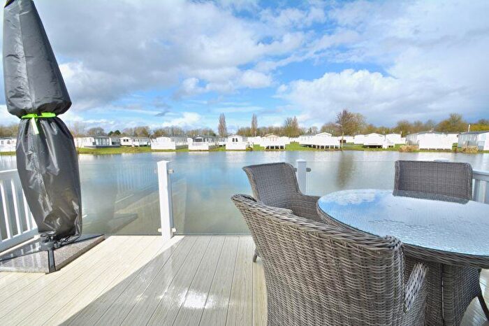 2 Bedroom Lodge For Sale In Mallard Lake, Cotswold Hoburne, Cotswold Water Park, GL7