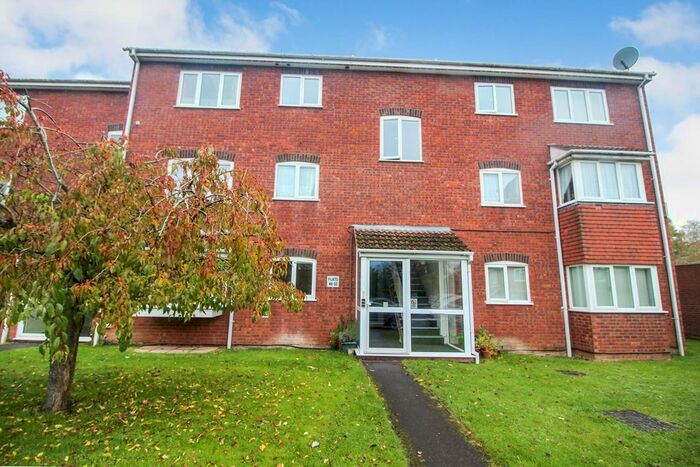 2 Bedroom Flat To Rent In Bexley Court, Reading RG30