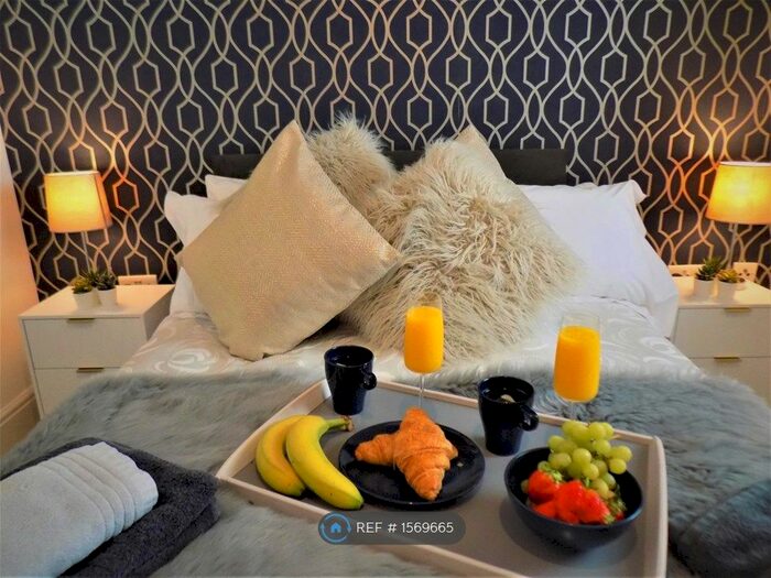 2 Bedroom Flat To Rent In Splott Road, Cardiff, CF24