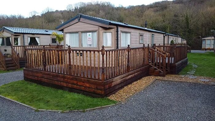 2 Bedroom Park Home For Sale In Mill Lane, Skinningrove, Saltburn-By-The-Sea, TS13