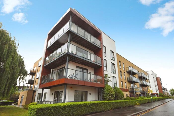 1 Bedroom Flat For Sale In St. Clements Avenue, Romford, RM3