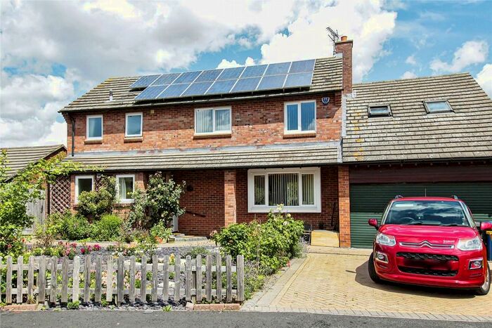 6 Bedroom Detached House For Sale In The Spinney, Bar Hill, Cambridge, Cambridgeshire, CB23