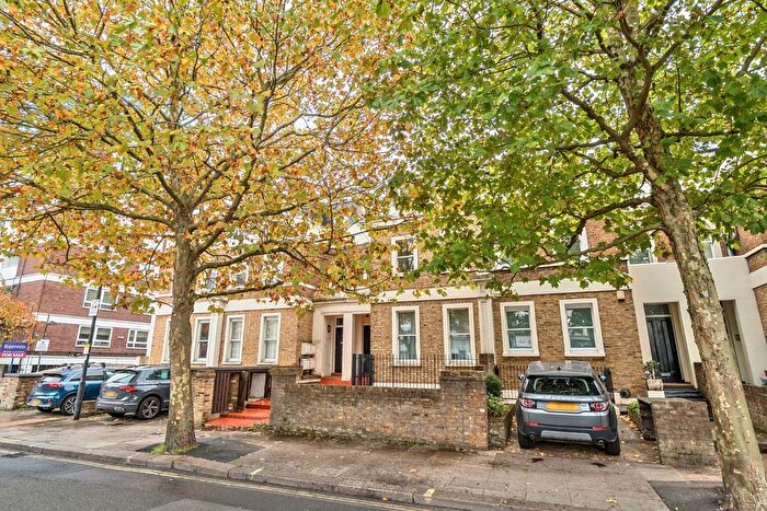 1 Bedroom Flat For Sale In Goldhawk Road, London, W12