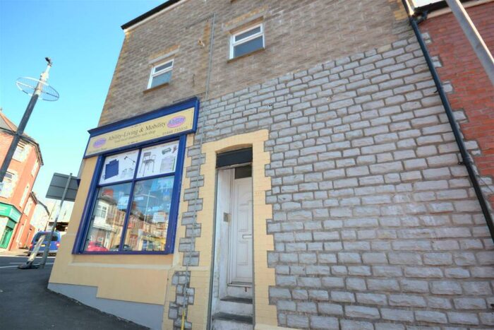 Studio To Rent In Holton Road, Barry, CF63