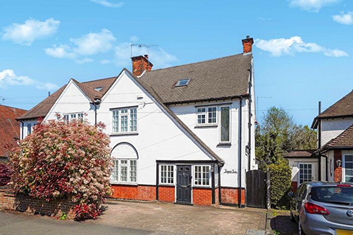 5 Bedroom Semi-detached House For Sale In Love Lane, Pinner, HA5