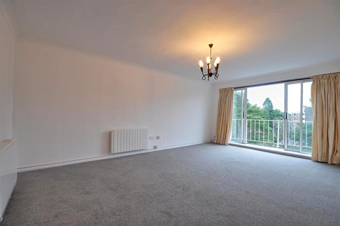 2 Bedroom Flat To Rent In Western Road, Poole, BH13