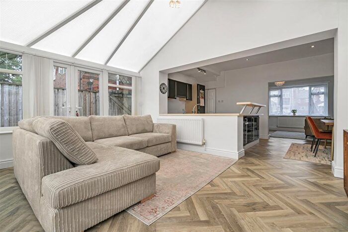 3 Bedroom Property To Rent In Plantation Avenue, Worsley, Manchester, M28