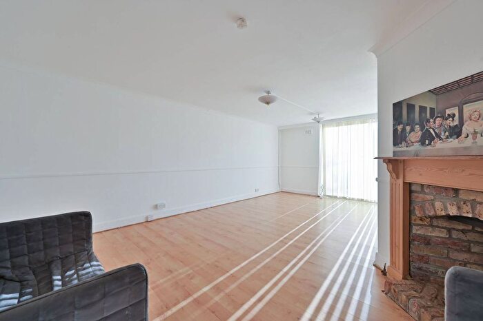 5 Bedroom End Of Terrace House To Rent In Martian Avenue, Hemel Hempstead, HP2