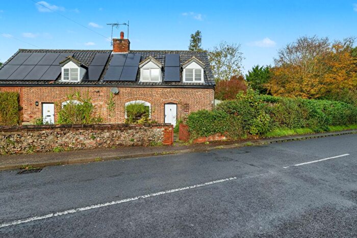 3 Bedroom Semi Detached House For Sale In & Old Yarmouth Road, Ellingham, Norfolk, NR35