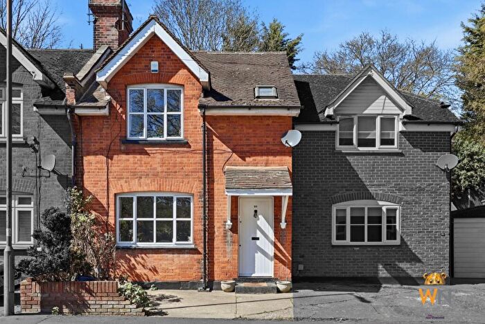 3 Bedroom Terraced House For Sale In Rayleigh Road, Hutton, Brentwood, CM13