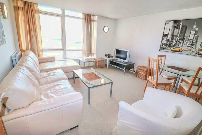 1 Bedroom Flat To Rent In Gainsborough House, Cassilis Road, Canary Wharf, London, E14
