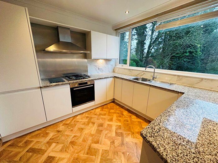 3 Bedroom Town House To Rent In Bollin Mews, Prestbury, SK10