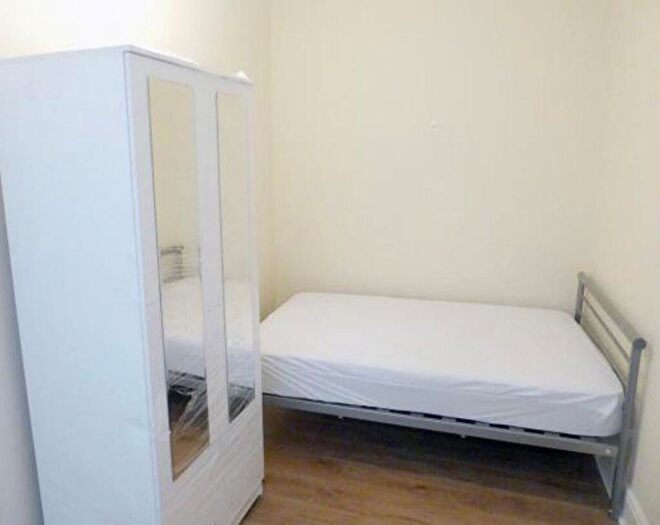 4 Bedroom House To Rent In Lottie Road, Birmingham, B29
