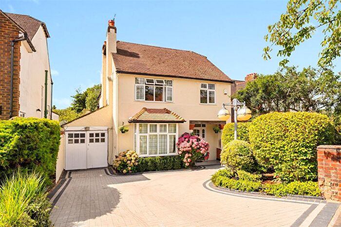 4 Bedroom Detached House For Sale In Warren Road, Banstead, SM7