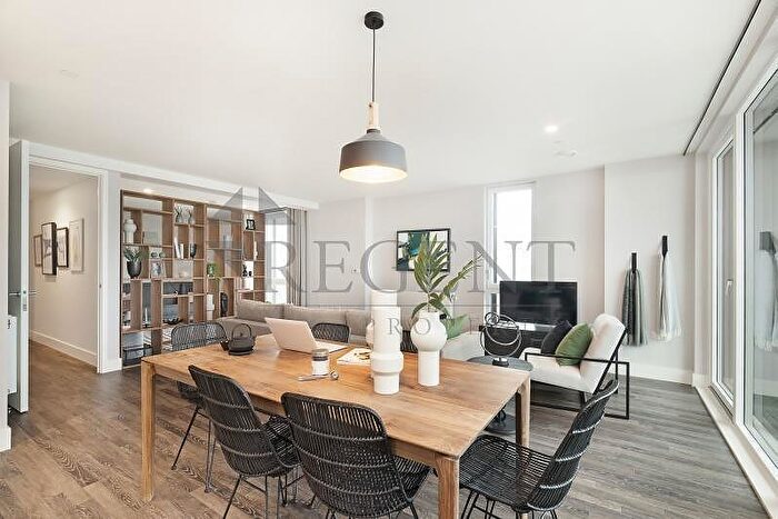 3 Bedroom Apartment To Rent In Cobalt Tower, Moulding Lane, SE14