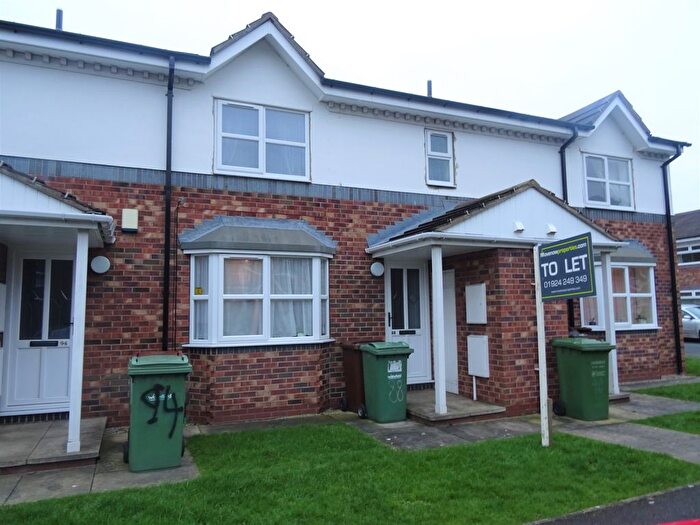 1 Bedroom Flat To Rent In Howden Way, Wakefield, WF1