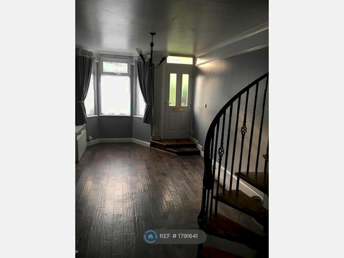 3 Bedroom Terraced House To Rent In Houghton Road, Dunstable, LU5