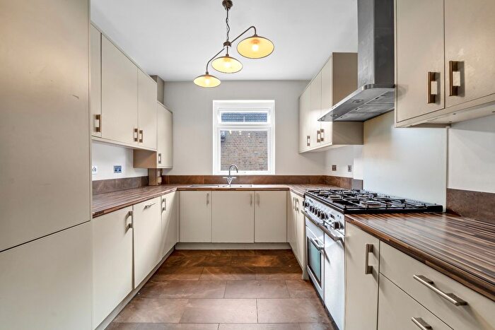 2 Bedroom Semi Detached House To Rent In High Street, Shepperton, TW17