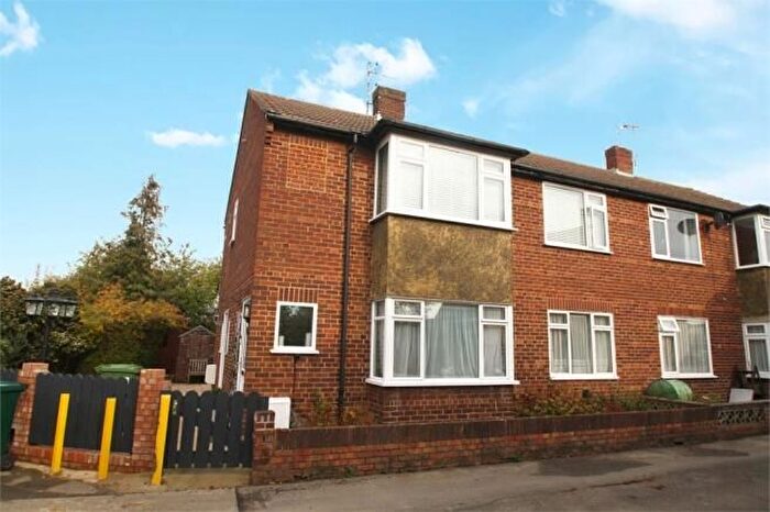 2 Bedroom Maisonette To Rent In Beaumont Drive, Ashford, TW15