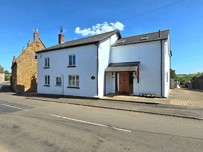 4 Bedroom Detached House For Sale In High Street, Ravensthorpe, NN6