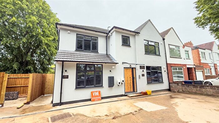 2 Bedroom Flat To Rent In Green Drive, Southall, UB1
