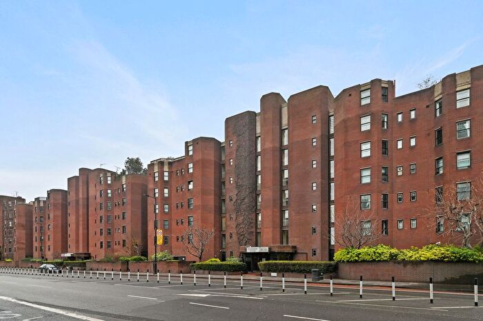 1 Bedroom Flat To Rent In Nine Elms Lane, Nine Elms, London, SW8