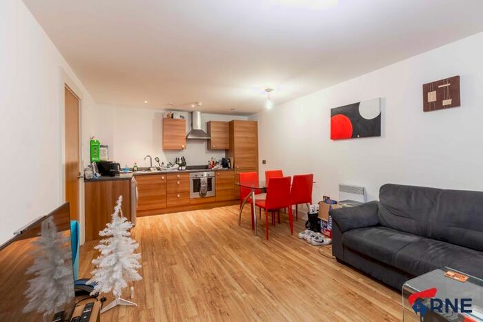 2 Bedroom Flat To Rent In Chapel Street, Salford, M3