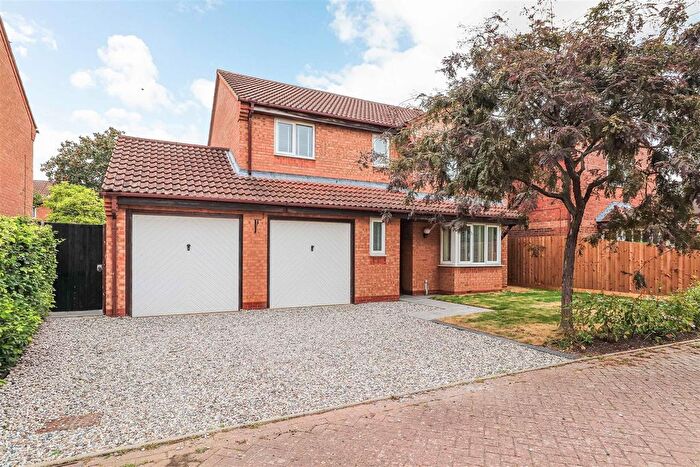 4 Bedroom Detached House For Sale In Walnut Close, Milton, Cambridge, CB24