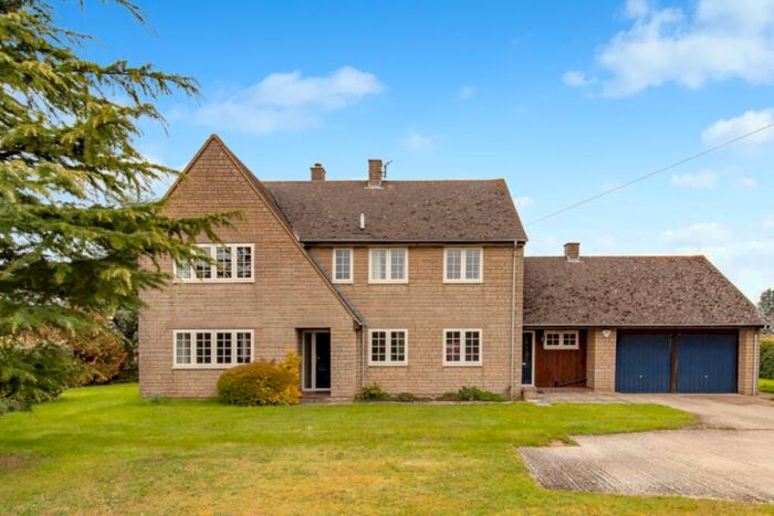 4 Bedroom Farm House To Rent In Near Hethe, Bicester, OX27