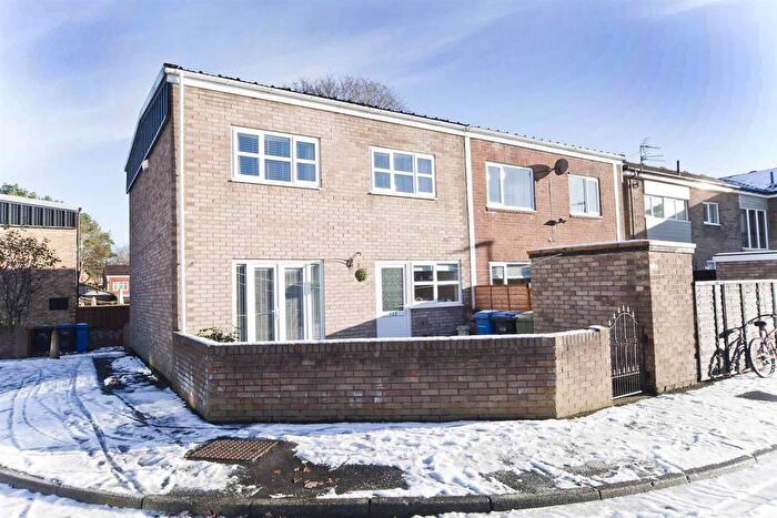 3 Bedroom Semi-Detached House For Sale In Hatfield Place, Peterlee, SR8