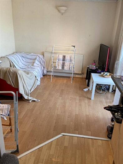 2 Bedroom Apartment To Rent In Albany Road, Roath, CF24